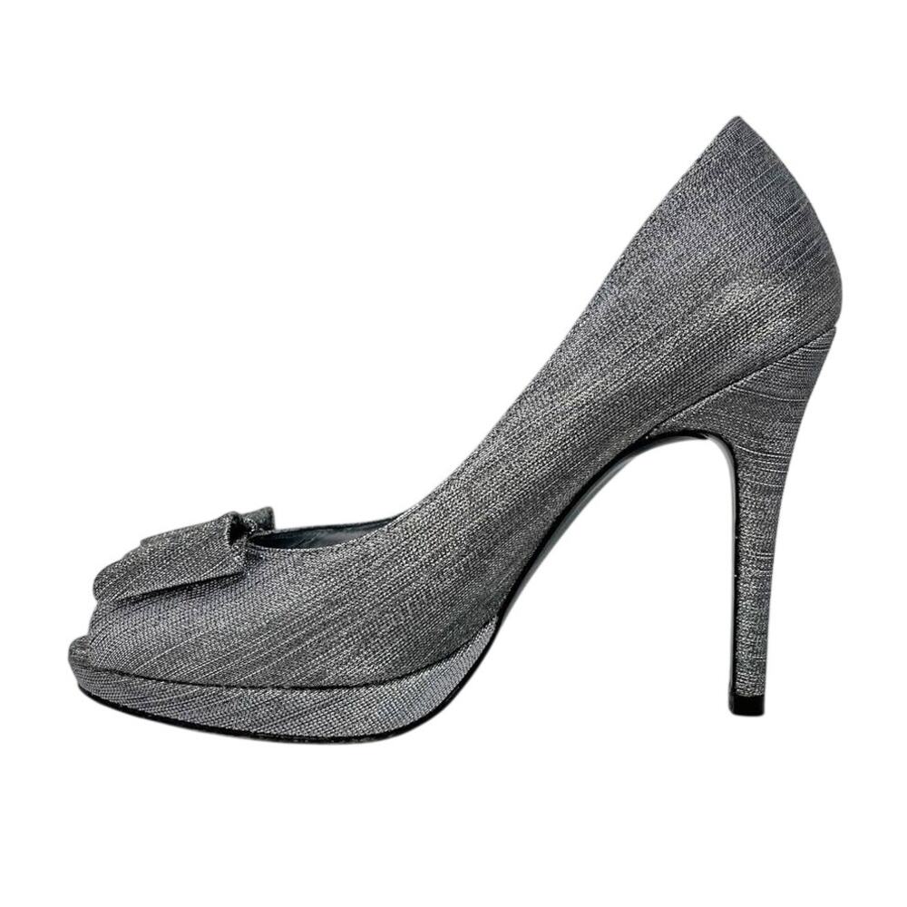 Stuart Weitzman silver pewter Bowright peep toe bow platform pumps size 8 - Picture 10 of 16